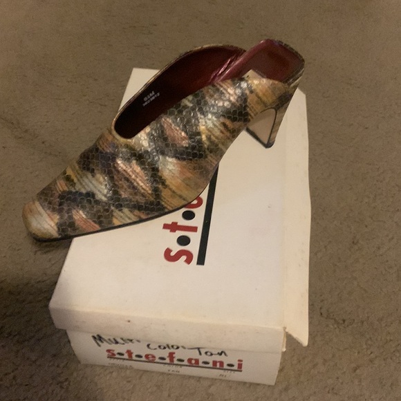 Shoes - Picture 3 of 4